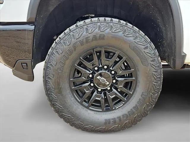 2025 Chevrolet Silverado 2500HD 4WD Crew Cab Standard Bed ZR2