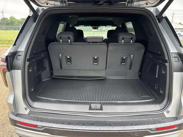 2026 Chevrolet Traverse FWD LT