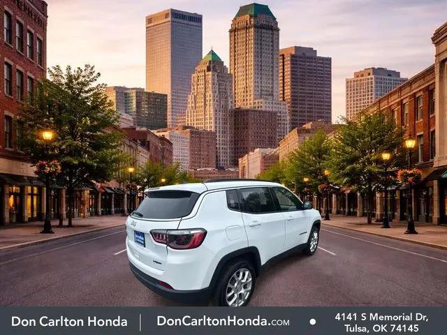 2024 Jeep Compass Latitude Lux FWD