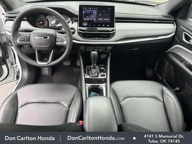 2024 Jeep Compass Latitude Lux FWD
