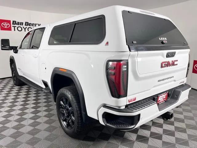 2025 GMC Sierra 2500HD 4WD Crew Cab Standard Bed AT4