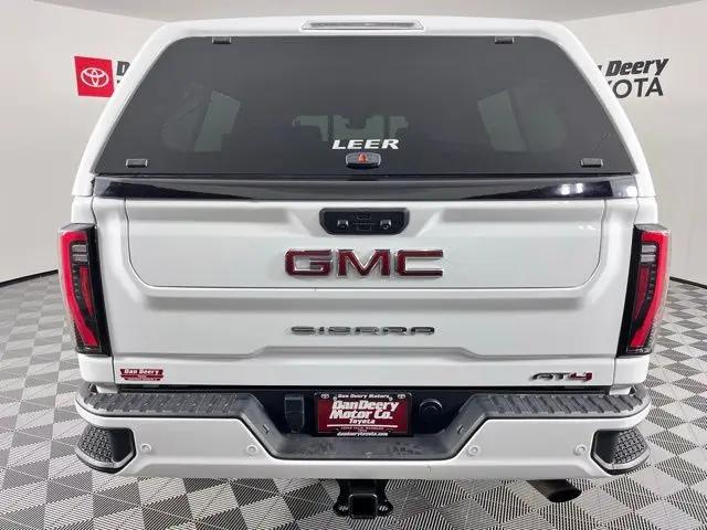 2025 GMC Sierra 2500HD 4WD Crew Cab Standard Bed AT4