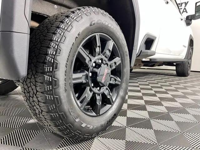 2025 GMC Sierra 2500HD 4WD Crew Cab Standard Bed AT4
