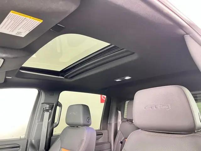 2025 GMC Sierra 2500HD 4WD Crew Cab Standard Bed AT4