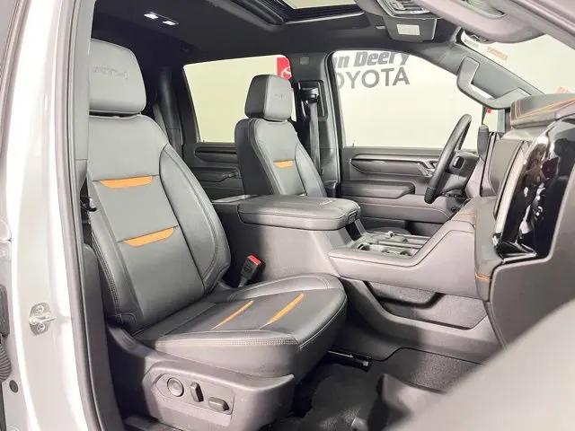 2025 GMC Sierra 2500HD 4WD Crew Cab Standard Bed AT4