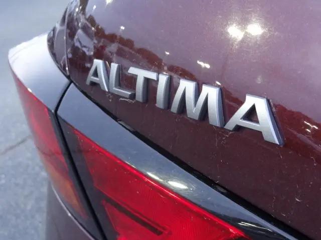 2024 Nissan Altima SV FWD