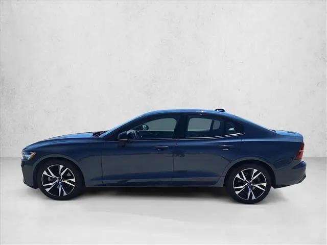 2024 Volvo S60 B5 Core Dark Theme