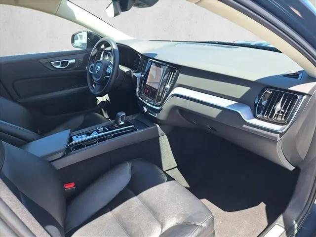 2024 Volvo S60 B5 Core Dark Theme