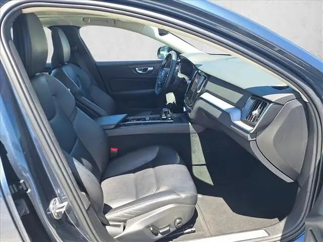 2024 Volvo S60 B5 Core Dark Theme