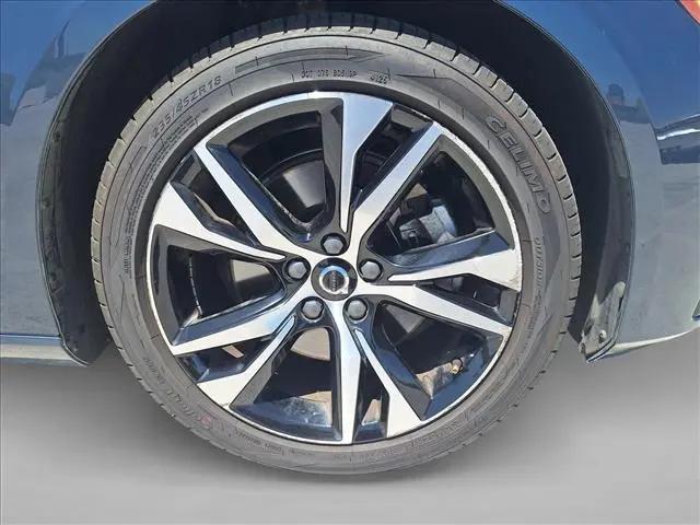 2024 Volvo S60 B5 Core Dark Theme
