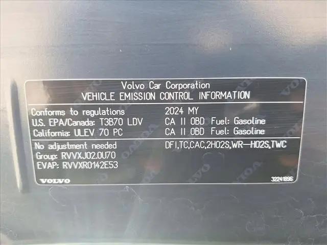 2024 Volvo S60 B5 Core Dark Theme