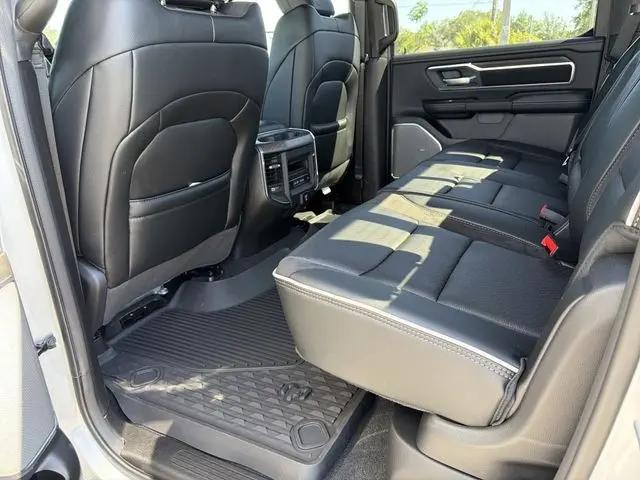 2026 Ram 1500 Laramie Crew Cab 4x4 64 Box