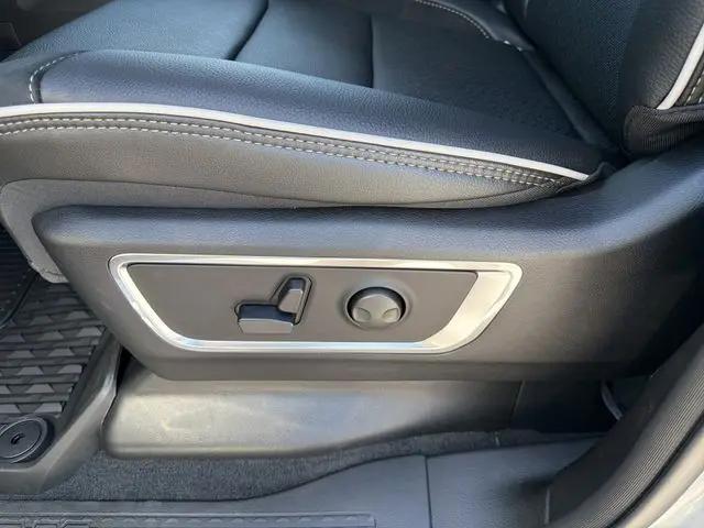 2026 Ram 1500 Laramie Crew Cab 4x4 64 Box