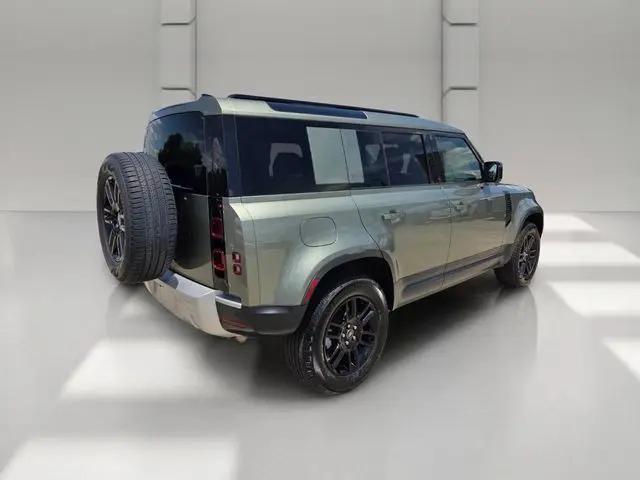 2025 Land Rover Defender 110 P300