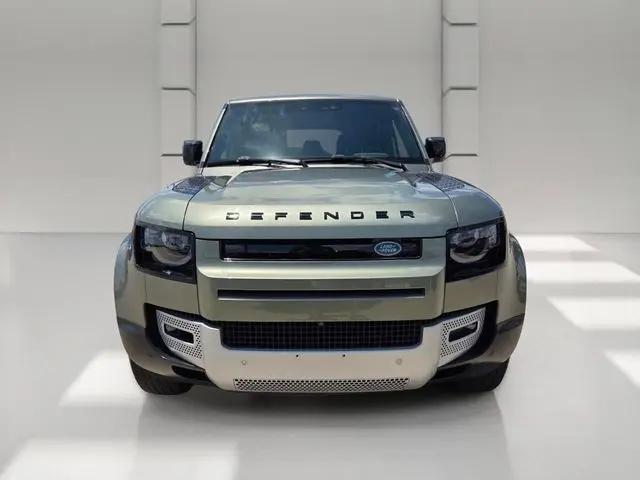 2025 Land Rover Defender 110 P300