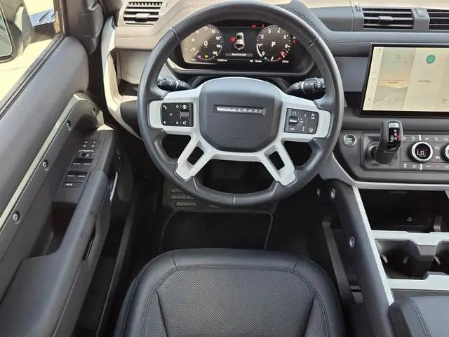 2025 Land Rover Defender 110 P300