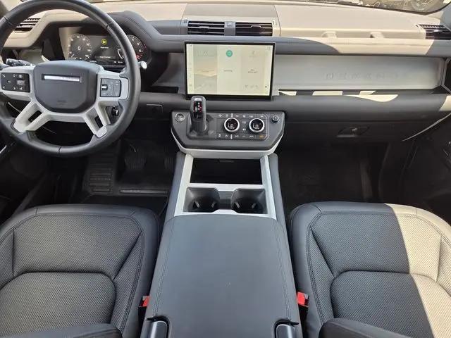 2025 Land Rover Defender 110 P300