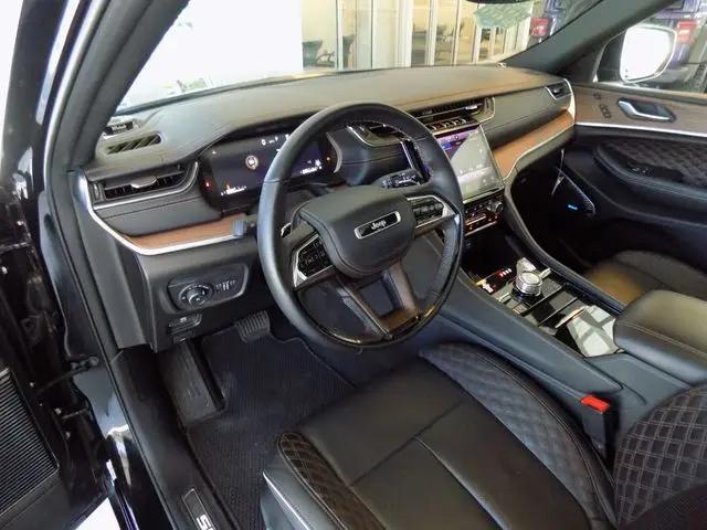 2025 Jeep Grand Cherokee L Summit 4x4