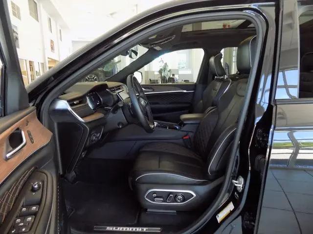 2025 Jeep Grand Cherokee L Summit 4x4