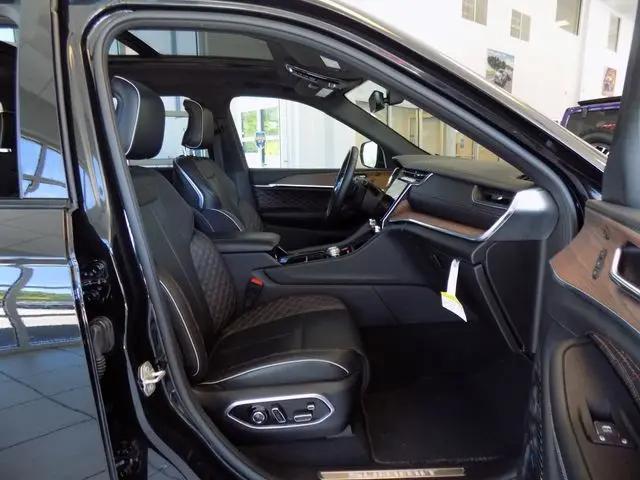 2025 Jeep Grand Cherokee L Summit 4x4