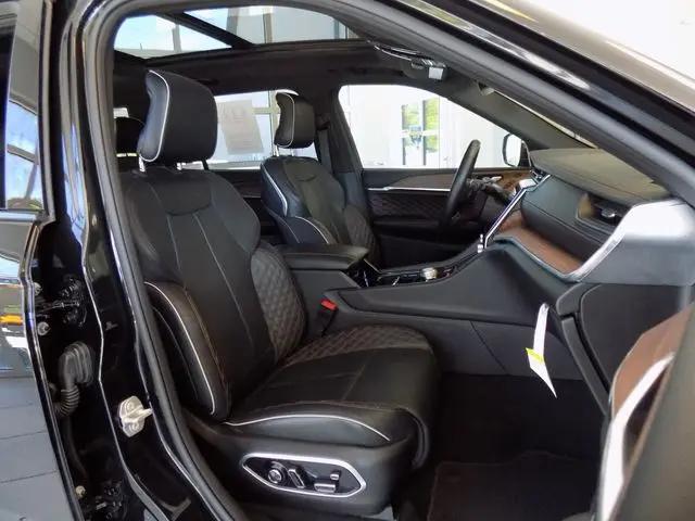 2025 Jeep Grand Cherokee L Summit 4x4