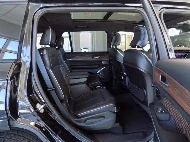 2025 Jeep Grand Cherokee L Summit 4x4