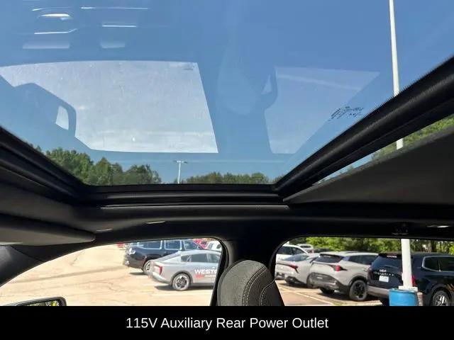 2022 Ram 1500 Big Horn Crew Cab 4x4 5'7" Box