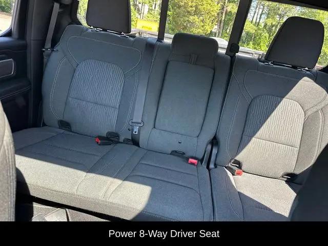 2022 Ram 1500 Big Horn Crew Cab 4x4 5'7" Box