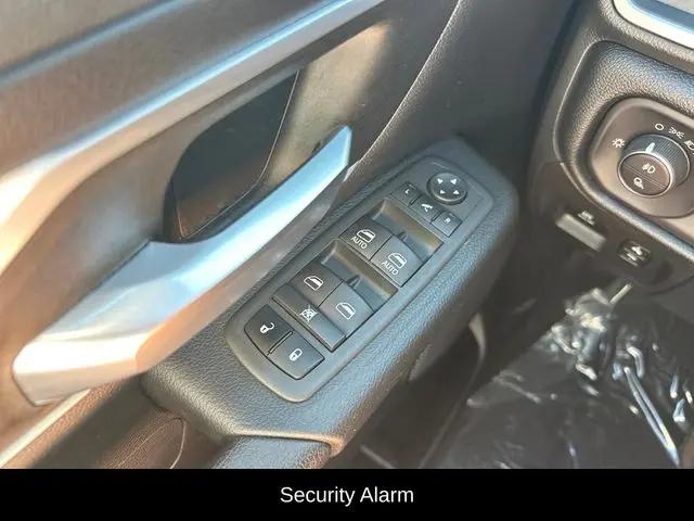 2022 Ram 1500 Big Horn Crew Cab 4x4 5'7" Box