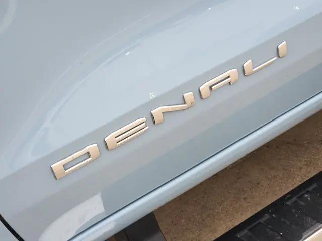 2025 GMC Canyon 4WD Denali