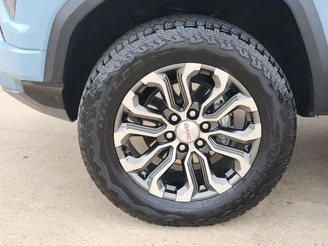 2025 GMC Canyon 4WD Denali