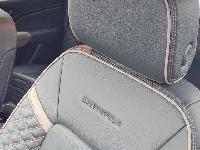 2025 GMC Canyon 4WD Denali