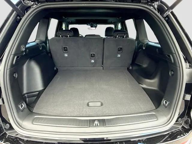 2026 Jeep Grand Cherokee Altitude 4x2