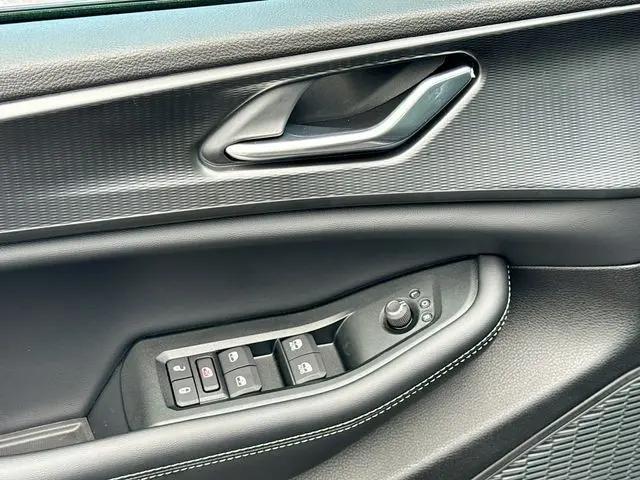 2026 Jeep Grand Cherokee Altitude 4x2