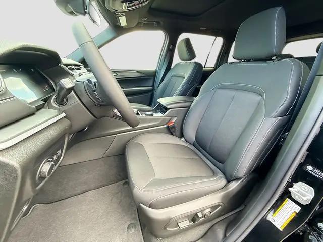 2026 Jeep Grand Cherokee Altitude 4x2