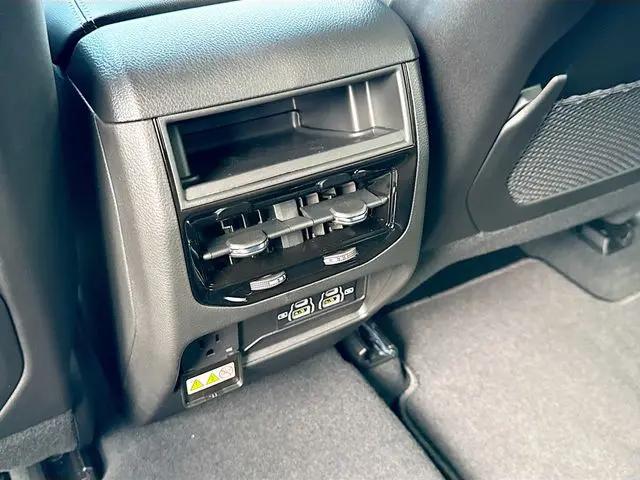 2026 Jeep Grand Cherokee Altitude 4x2