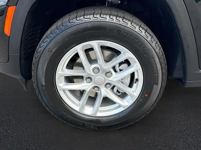 2026 Jeep Grand Cherokee Altitude 4x2