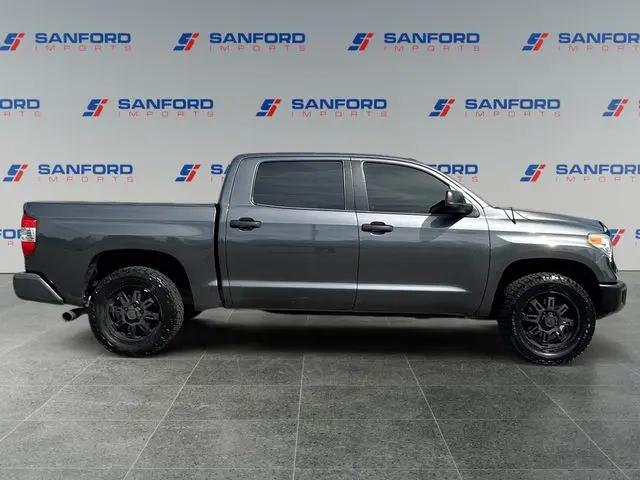 2017 Toyota Tundra SR5 5.7L V8
