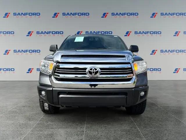 2017 Toyota Tundra SR5 5.7L V8