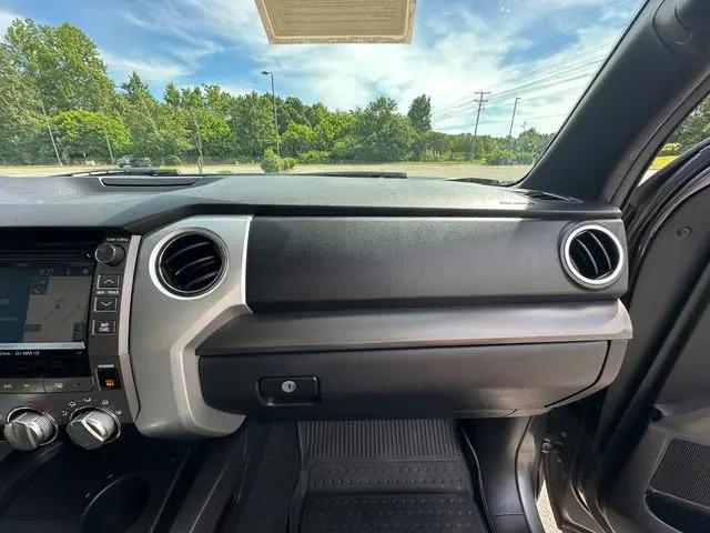 2017 Toyota Tundra SR5 5.7L V8
