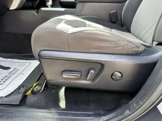 2017 Toyota Tundra SR5 5.7L V8