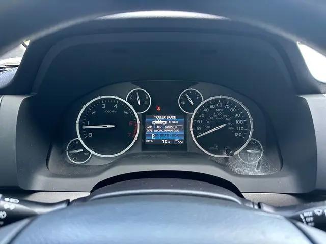 2017 Toyota Tundra SR5 5.7L V8