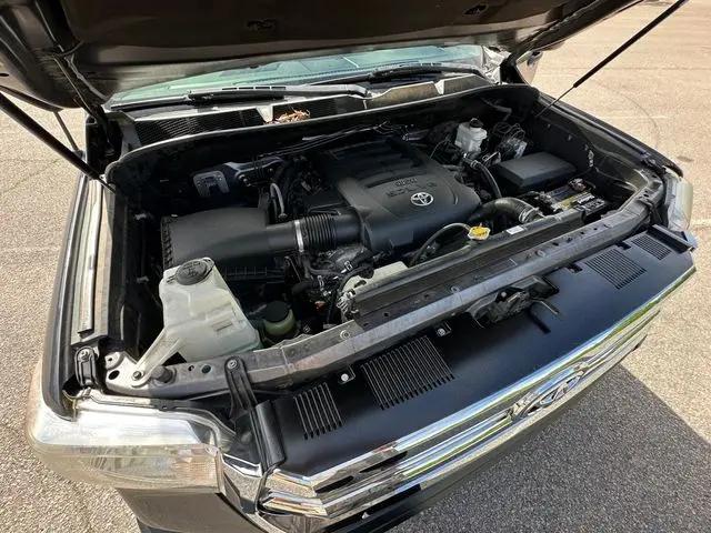 2017 Toyota Tundra SR5 5.7L V8
