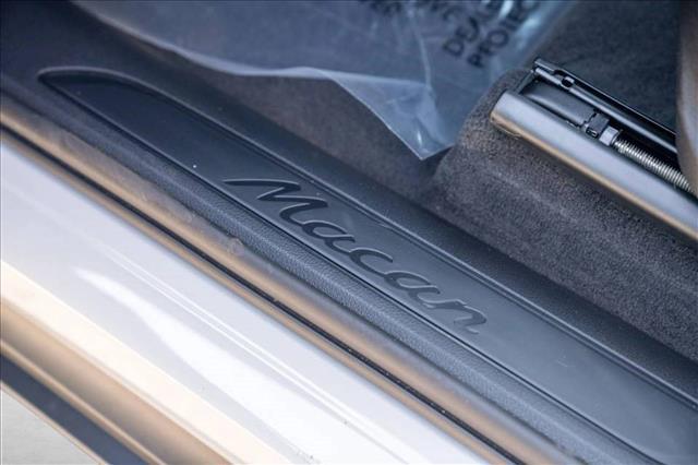2026 Porsche Macan AWD