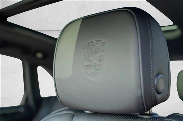 2026 Porsche Macan AWD