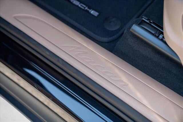 2026 Porsche Macan AWD