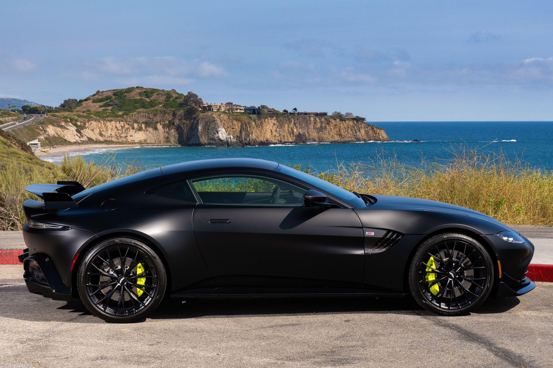 Aston Martin 2023 Vantage 