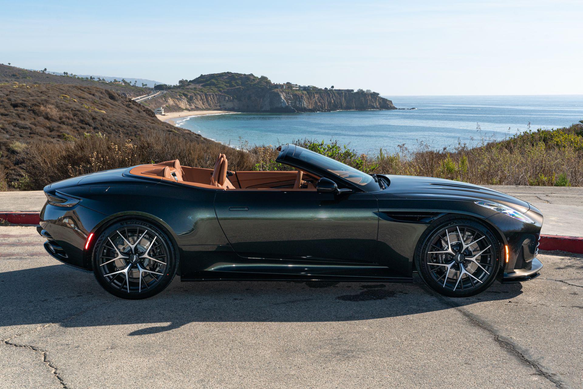 Aston Martin 2025 DB12 Volante