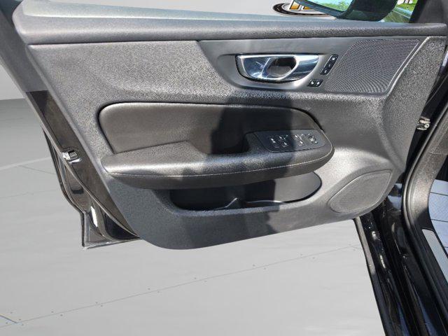 2020 Volvo S60 T5 Momentum