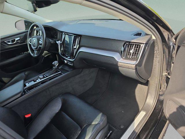 2020 Volvo S60 T5 Momentum